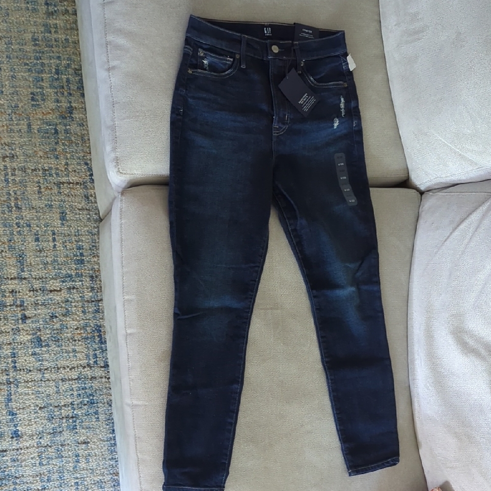 GAP Skinny Jeans in Dark Indigo Size 6/28